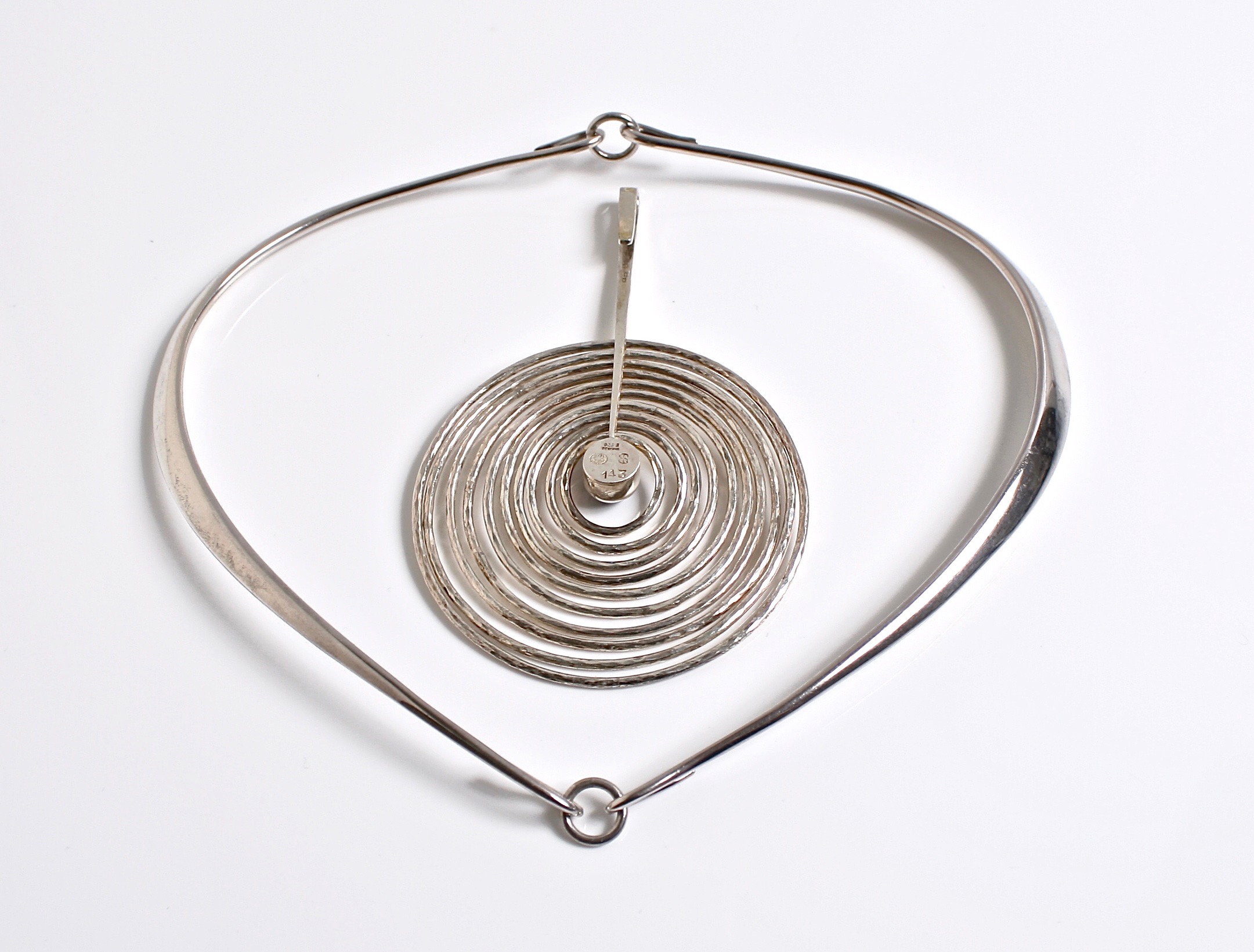 Bent-Gabrielsen-kintic-pendant