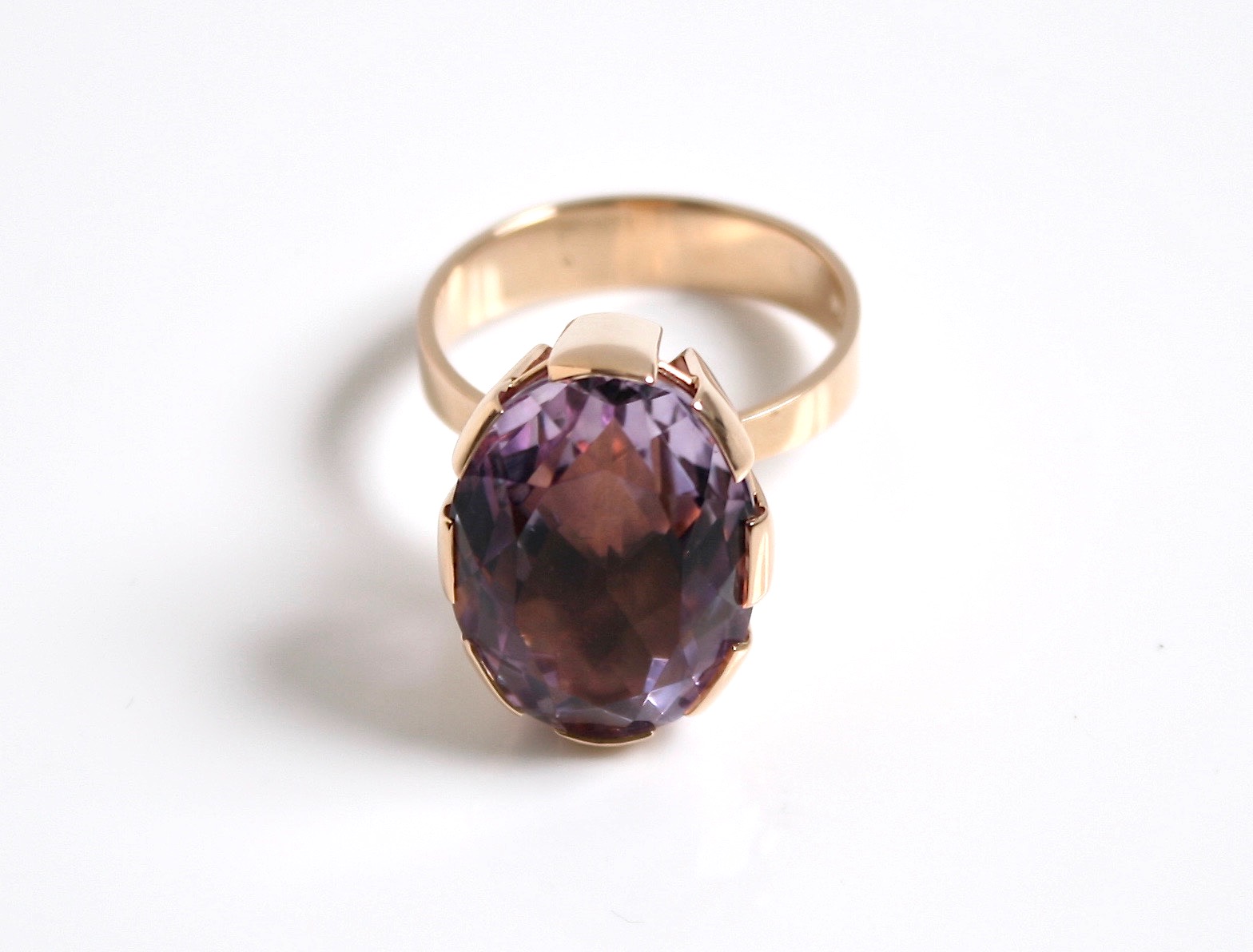 Kuppitaan-kulta-Gold-amethyst-cocktail-ring