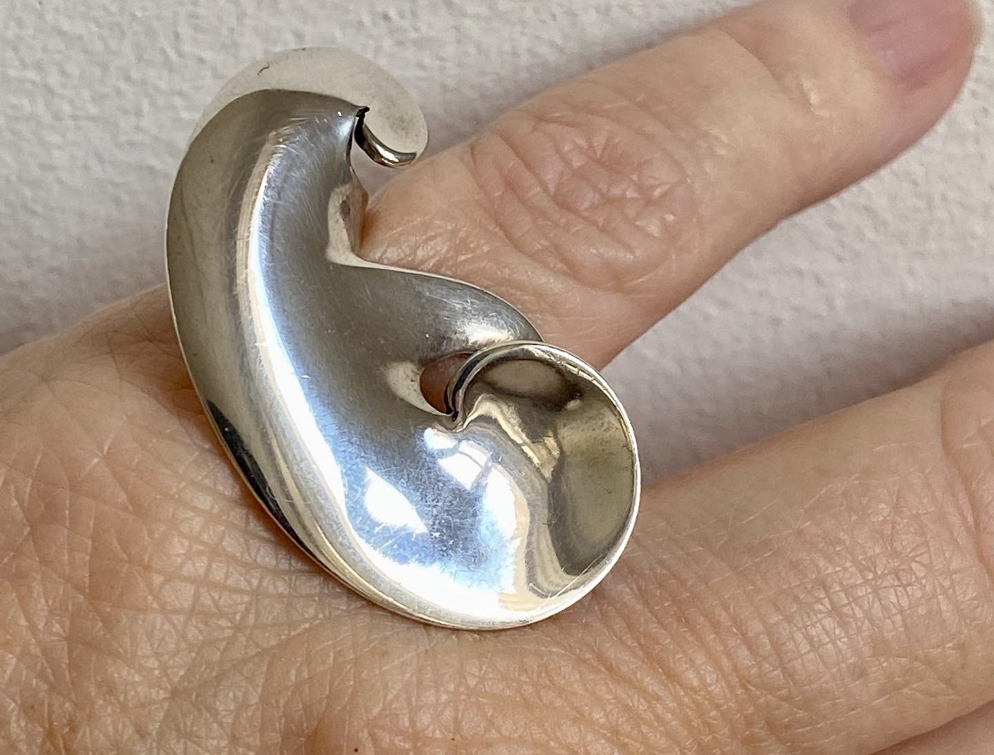 Viavianna-Torun-Bulow-Hube-Ring