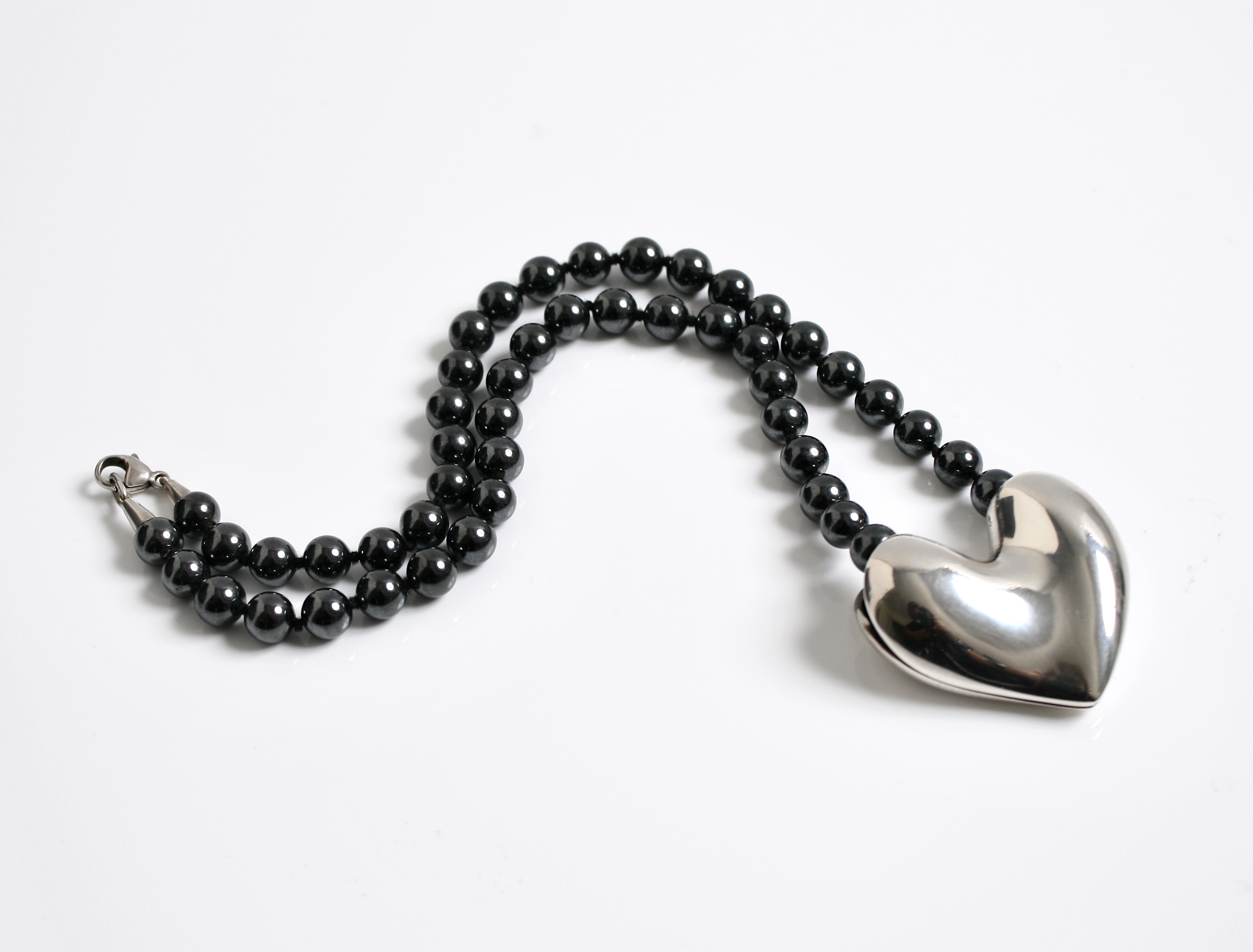 Rare-sterling-silver-heart-&-hematite-bead-necklace-designed-by-Alan-Scharff-for-Georg-Jensen
