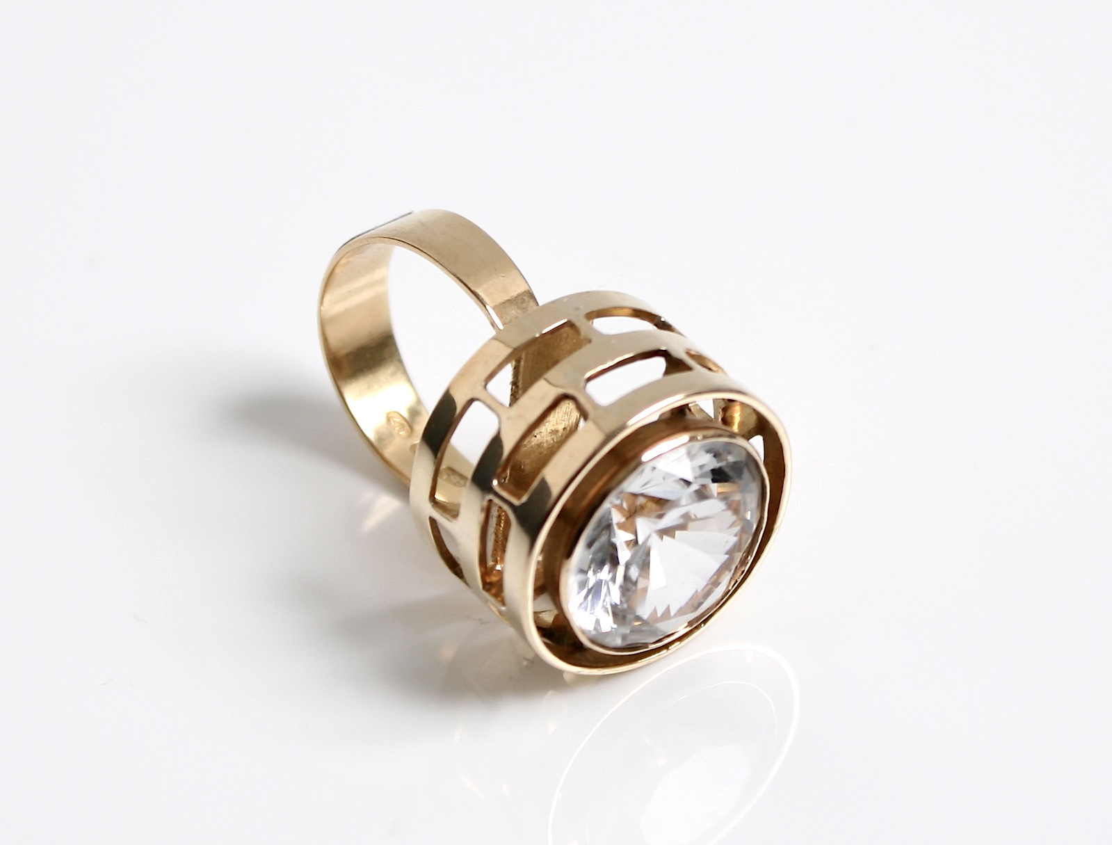Swedish-Gold-rock-crystal-ring
