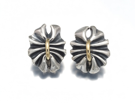 Shop the exquisite Georg Jensen Lene Munthe Gold & Silver Clip Earrings. A perfect blend of elegance and modern design, these earrings are ideal for any occasion. Discover timeless jewelry that enhances your style.