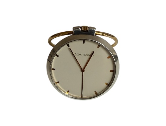 Discover the exquisite Georg Jensen Travel Clock, a perfect blend of style and functionality. This elegant timepiece is designed for the modern traveler, ensuring you never miss a moment. Shop now for timeless sophistication and exceptional craftsmanship!