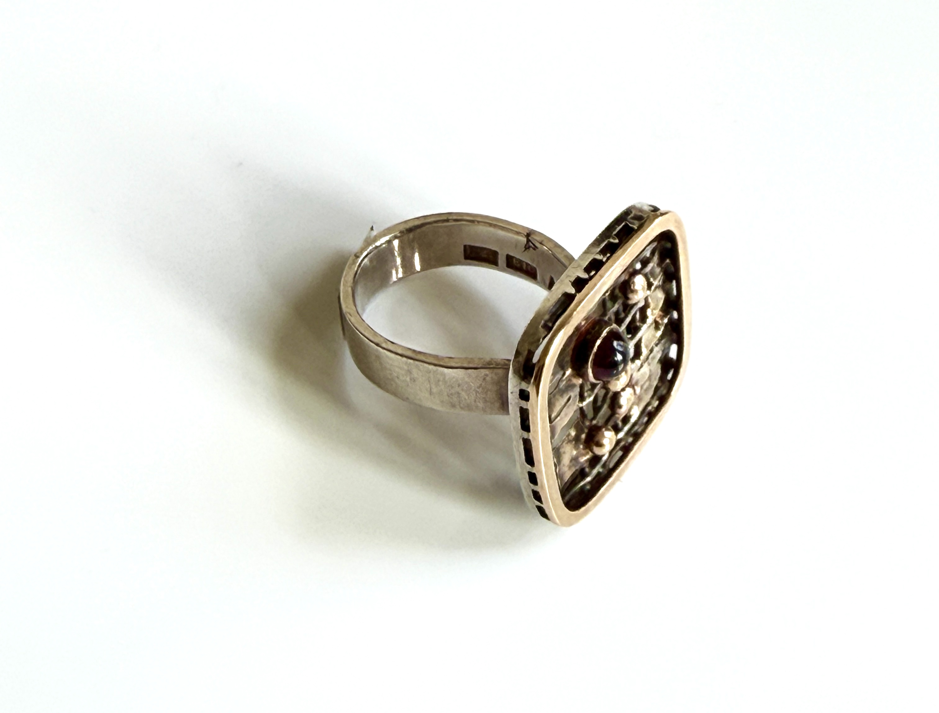 Discover the elegance of the Anders Hogberg Ring. Handcrafted with precision, this stunning piece combines modern design with timeless beauty.