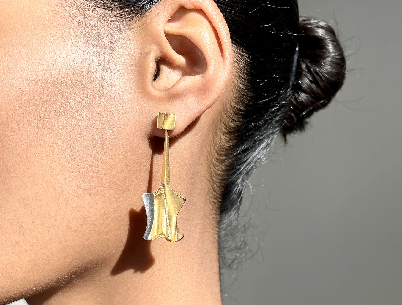  Rare 14k gold & platinum dangle earrings designed by Bjorn Weckstrom Finland c.1980 length 4.95cm