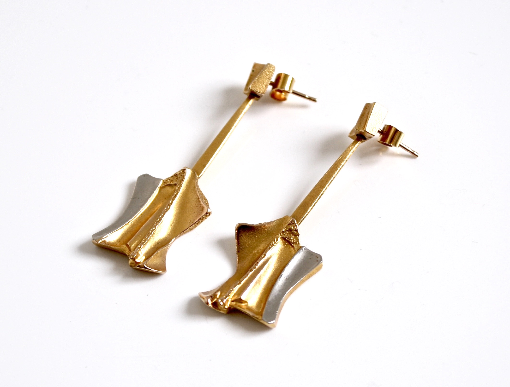  Rare 14k gold & platinum dangle earrings designed by Bjorn Weckstrom Finland c.1980 length 4.95cm