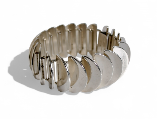 Discover the exquisite Astrid Fog Silver Disc Bracelet, a perfect blend of elegance and modern design. Crafted with high-quality materials, this stunning bracelet adds a touch of sophistication to any outfit. Shop now and elevate your jewelry collection!