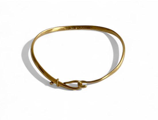 Georg Jensen Gold Bracelet, Georg Jensen Gold Jewellery at Grasilver.com, Buy Georg Jensen Vivianna Torun Bulow-Hube Gold Bracelet, Georg Jensen Gold Jewelry Original Vintage Bangle Designed by Vivianna Torun Bulow-Hube for Georg jensen Denmark c.1970 18k Gold Design No 902. Hall Mark Torun. 750 . Georg Jensen in Dotted Oval Weight 13 Grams