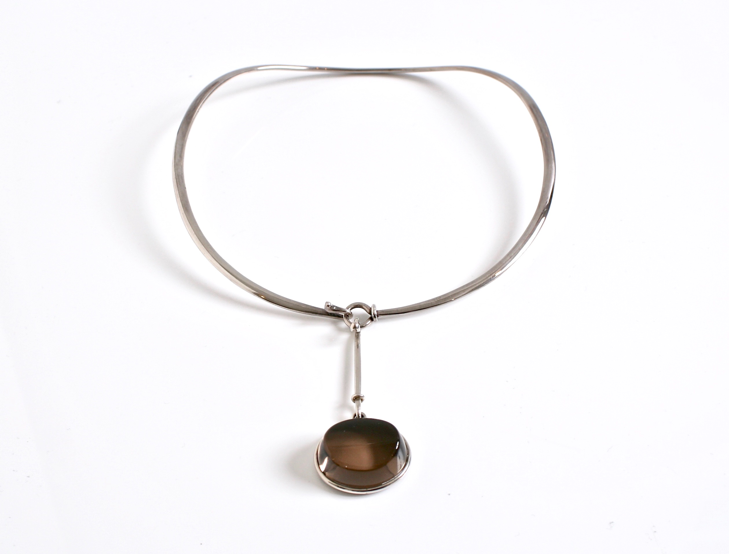 Vivianna-Torun-Bulow-Hube-georg-Jensen-neckring