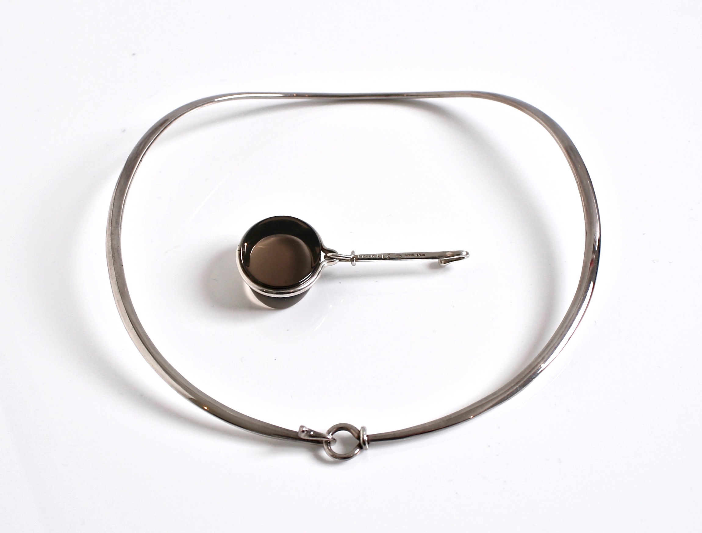 Vivianna-Torun-Bulow-Hube-georg-Jensen-neckring
